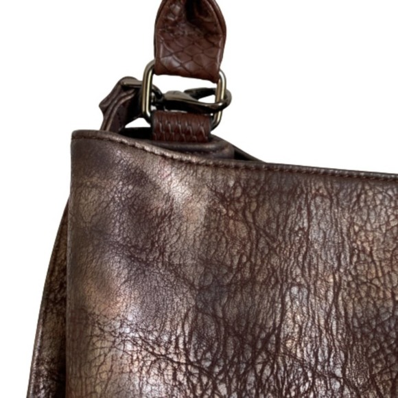 Elegant Brown Leather Tote Bag - Picture 8 of 12